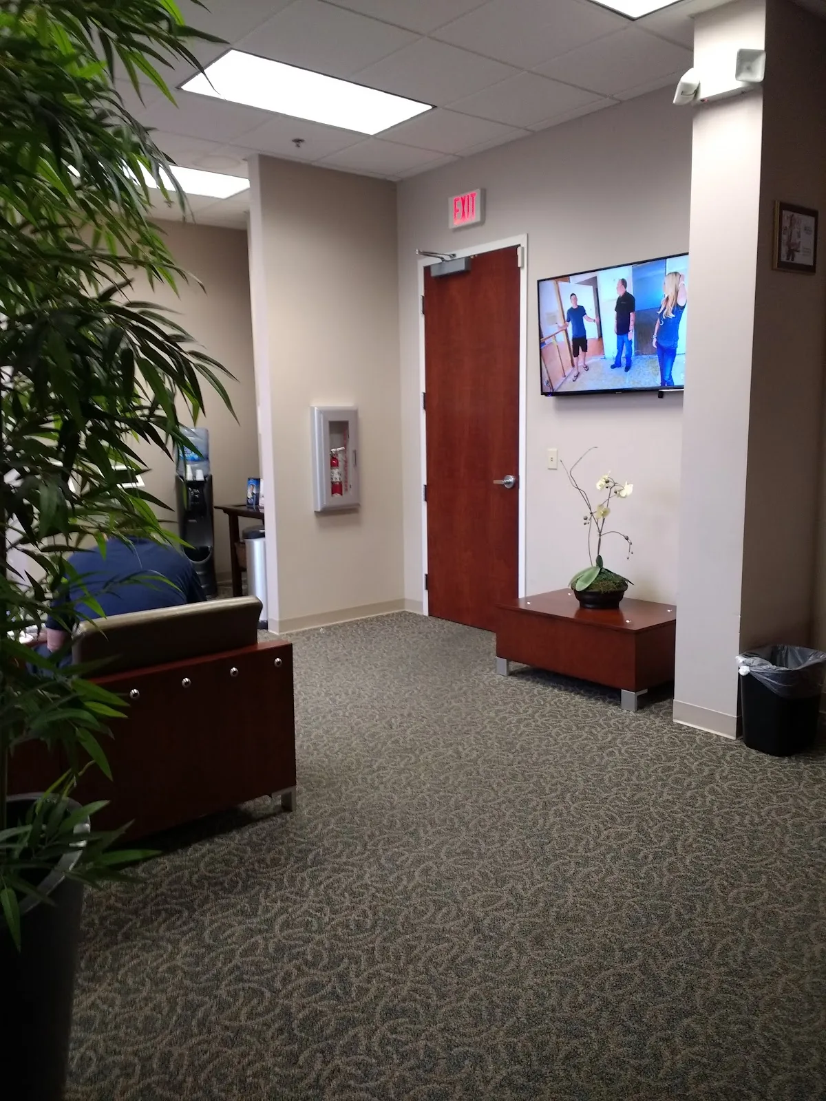 Dr Phillips Periodontics & Implants: Lee Christopher DMD